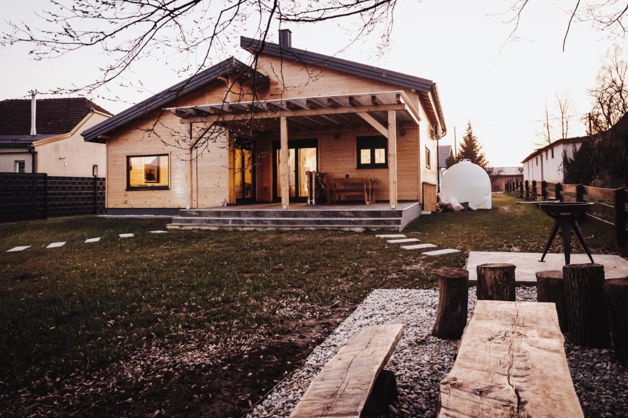 Holiday Home Nightswim Inn Vrbovec Екстериор снимка