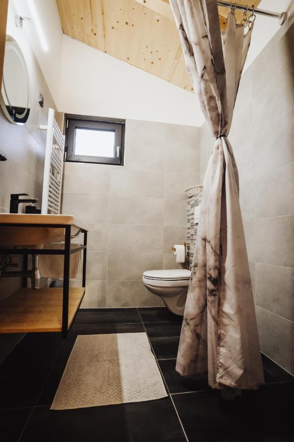 Holiday Home Nightswim Inn Vrbovec Екстериор снимка